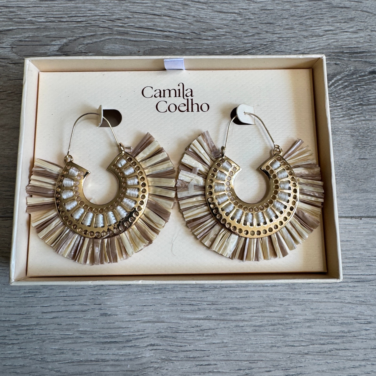 Nib Camila Coelho Gold Tone Raffia Fringe Statement Hoop Earrings Beige 20$
